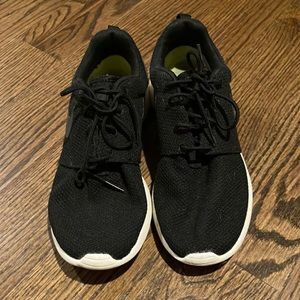 Nike Roche men’s sneakers, black size 8.5